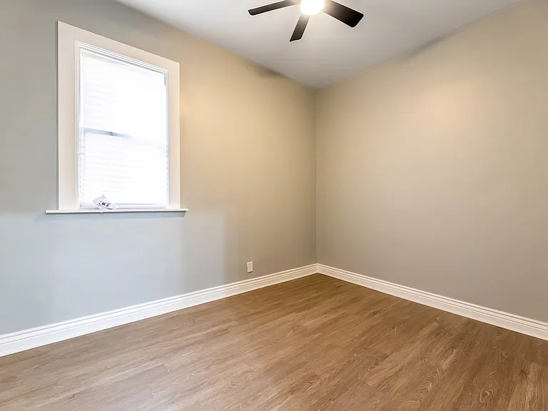 7917 S Ellis Ave #1 — Photo 3