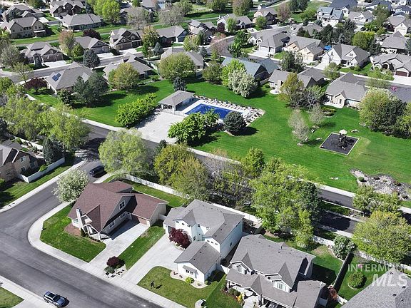 4th image of 191 S Spring Lake Way