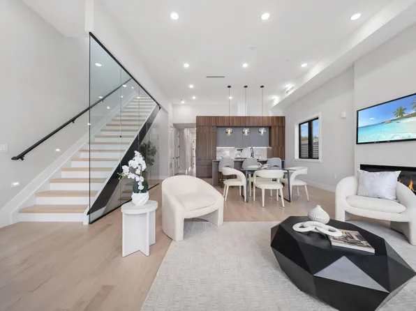 373 New York Avenue image 5 of 28