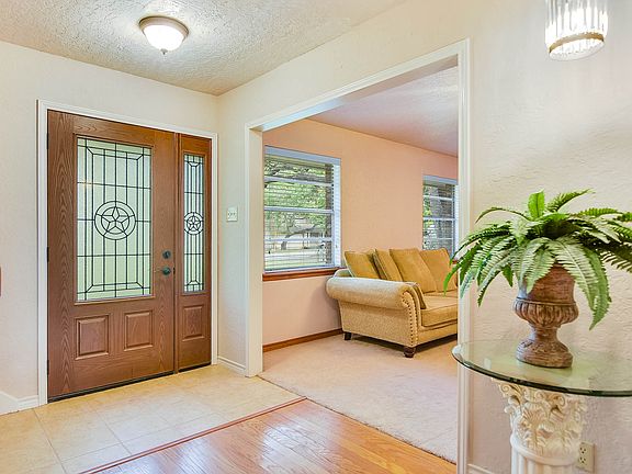 4th image of 707 Dale Dr