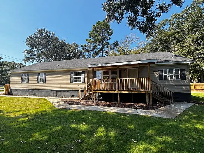 1030 Greenhill Rd — Photo 1