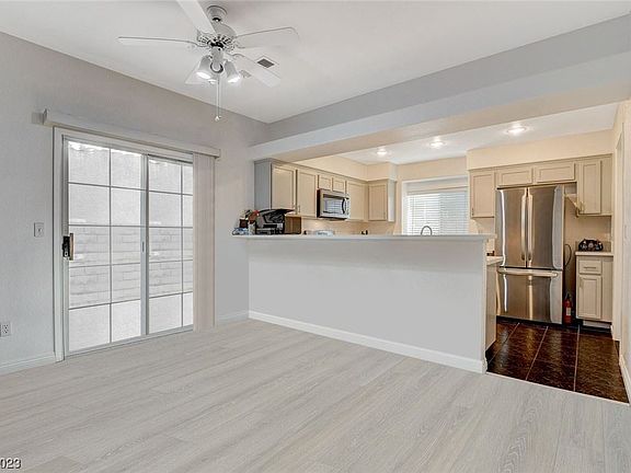 3rd image of 9378 Golden Timber Ln