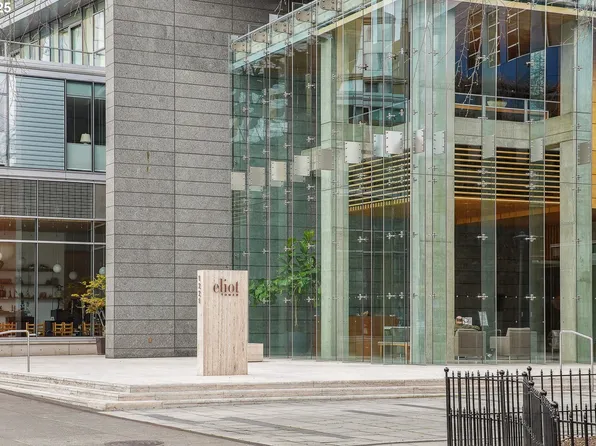 1221 SW 10th Ave #1010, Portland, OR 97201