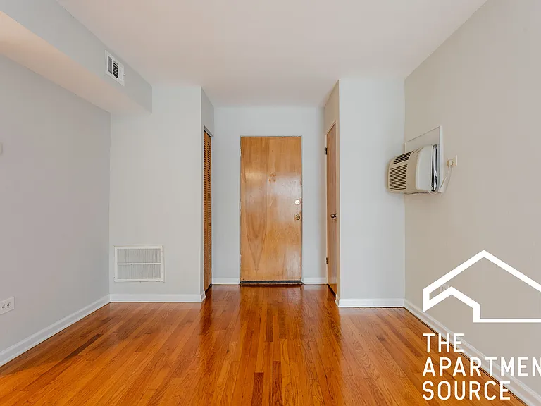 6535 N Mozart St #1F — Photo 7