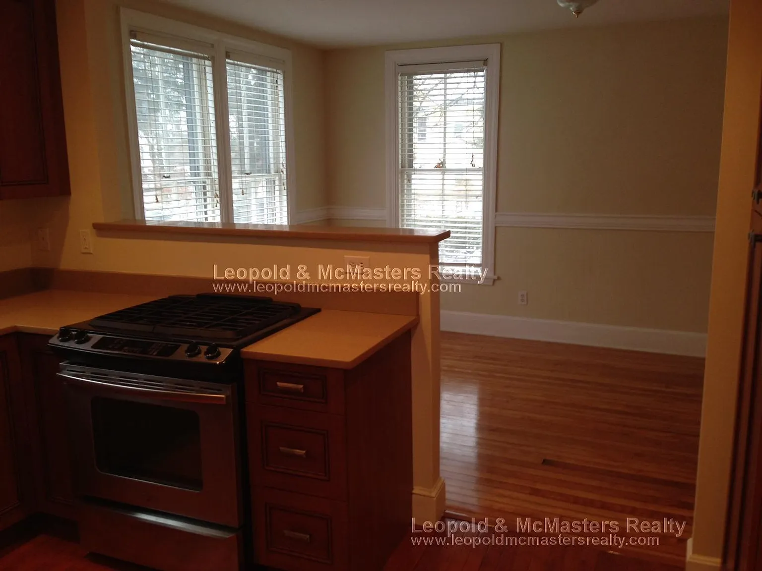 2 bed, 850 sqft, $2,475 — Photo 4