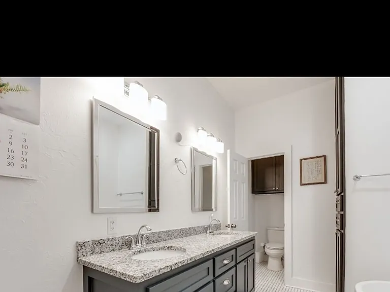 1208 NW 11th St — Photo 37