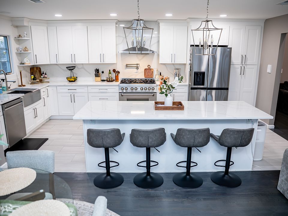 1st image of 11 Cozy Glen Ct #2