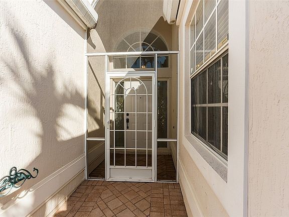 3rd image of 1629 SE Ballantrae Blvd N