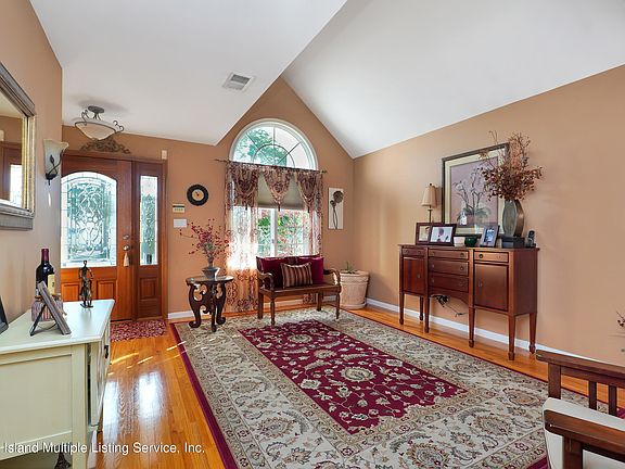 3rd image of 776 Craig Ave