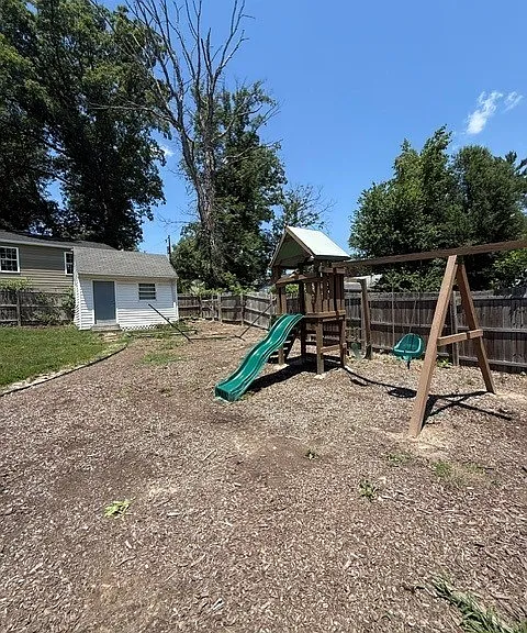 1300 Maywood Rd — Photo 5