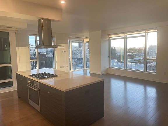5th image of 1688 Pine St #1107