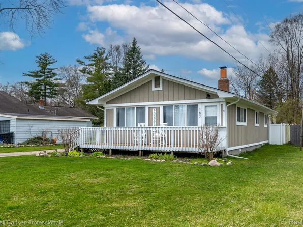 167 Hershey Blvd, Waterford, MI 48327