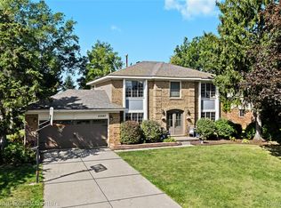 23567 Hickory Grove Ln, Novi, MI 48375