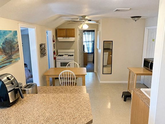 4th image of 72 Conklin Ave #2