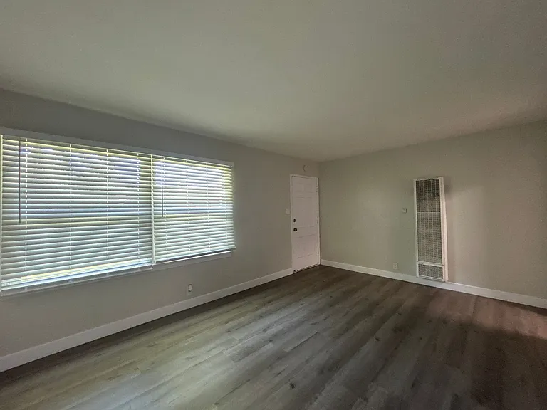 1133 Locust Ave Long Beach, Ca 90813-3262 — Photo 4