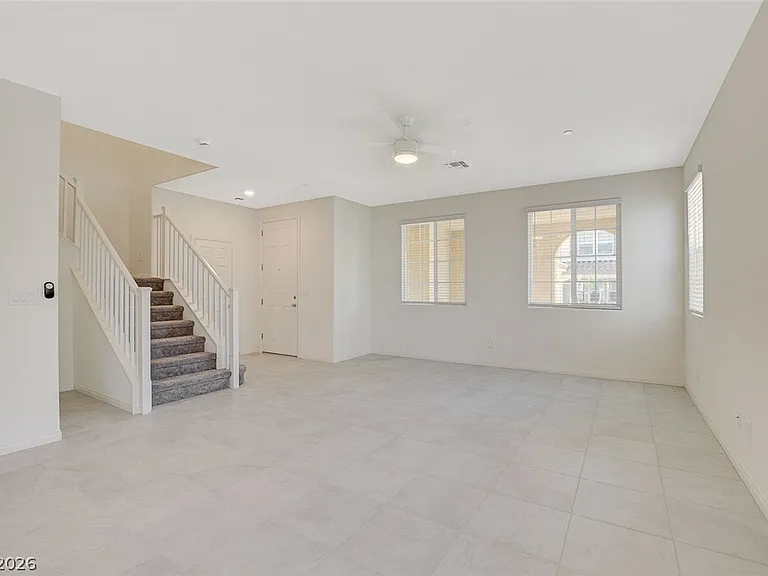 2615 Esposende St — Photo 7