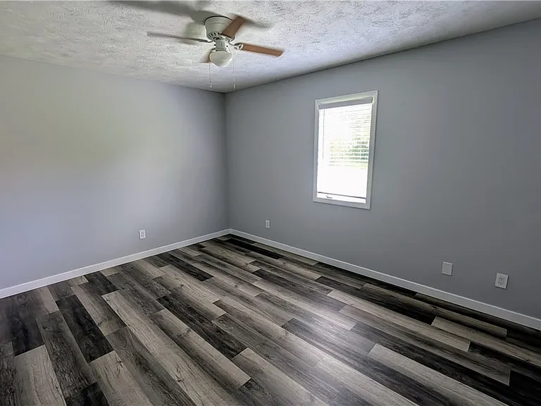 768 E Jenkins Ct — Photo 13