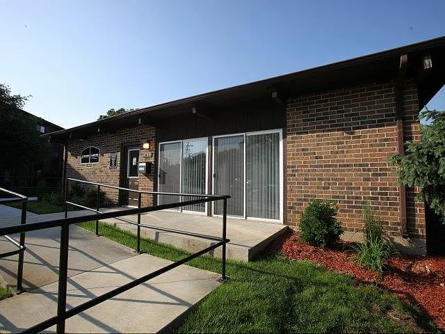 Lisle Station Apartments — Photo 39