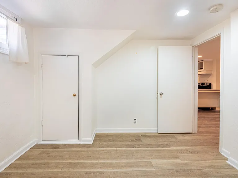 2306 SE Caruthers St #C — Photo 17