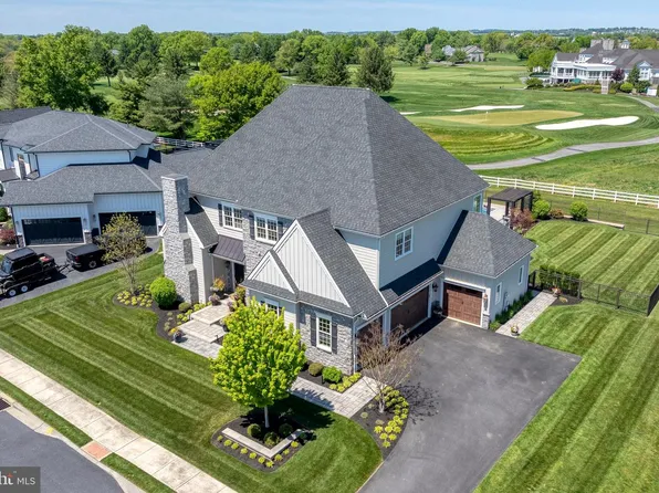 685 Fleetwood Dr, Lititz, PA 17543