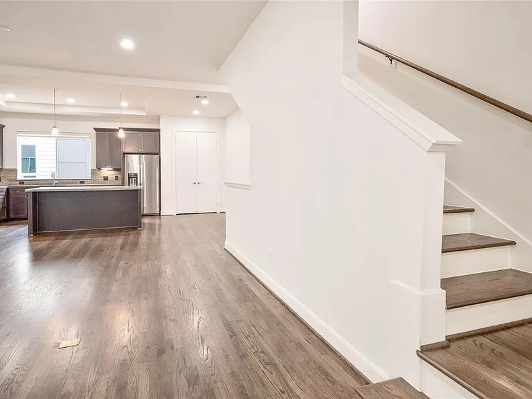 341 Eado Park Cir — Photo 3
