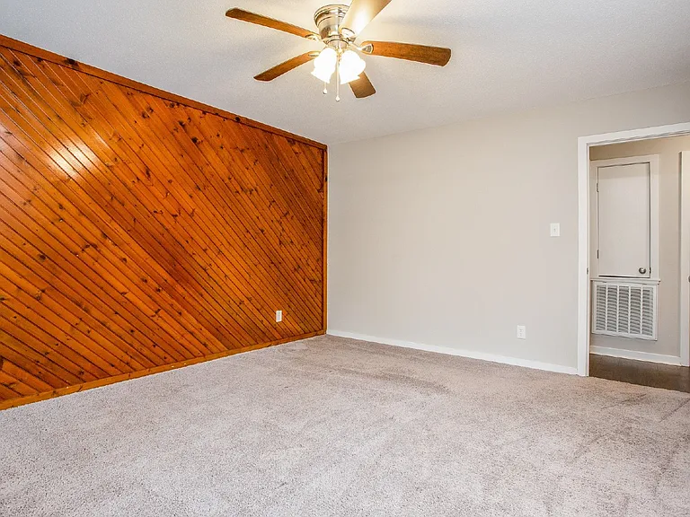4616 Pine Needle Ct — Photo 6