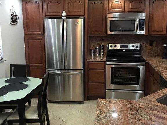 2nd image of 4000 NE 170th St APT 508