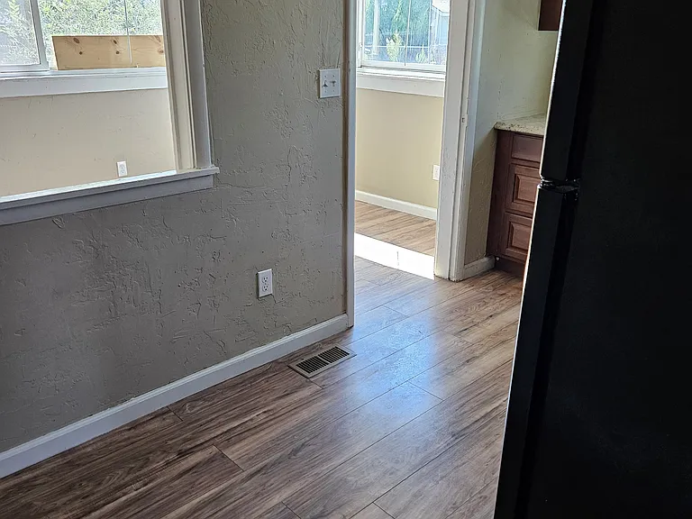 1700 E 4th St #1700 — Photo 8