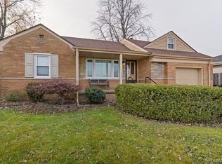 23308 Masonic Blvd, Saint Clair Shores, MI 48082