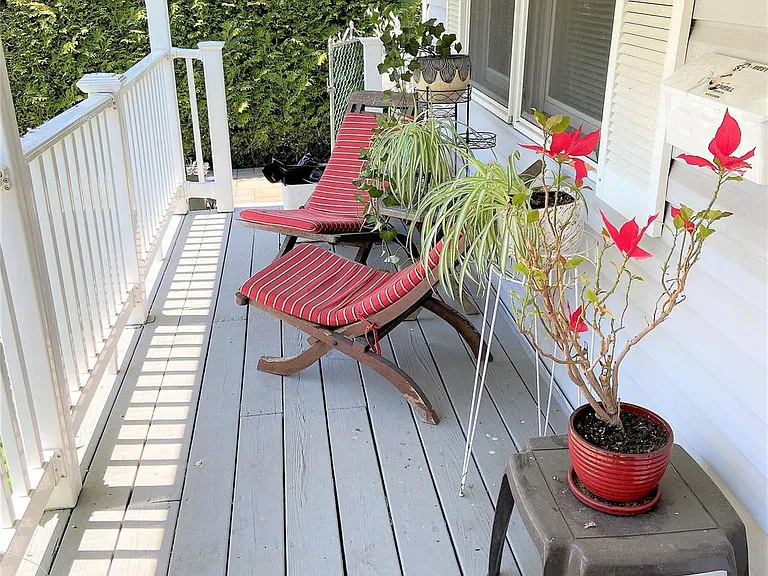 42 Hamilton Rd #LEFT — Photo 3