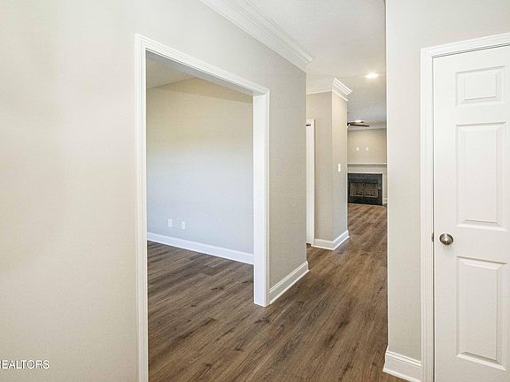 4th image of 8111 Zenith Ln