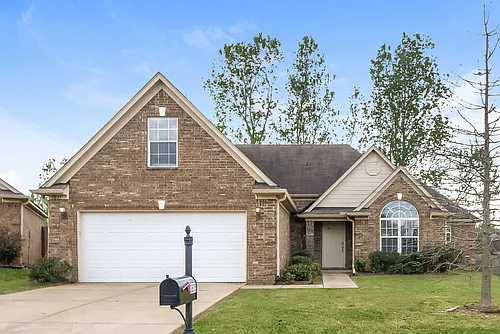 3835 Farm Pond Cv E Photo 1