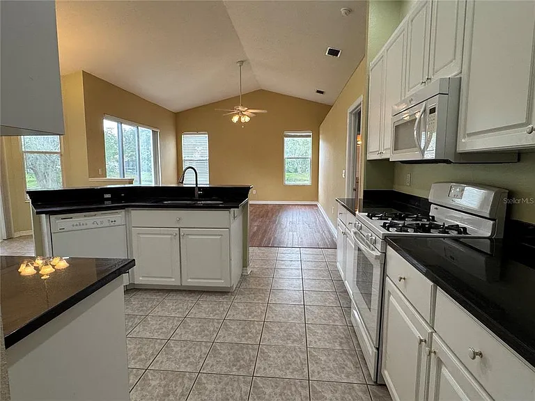 10207 Quails Landing Ave — Photo 19