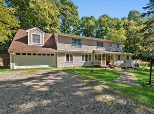 3 Lebanon Trl, Hopatcong, NJ 07843