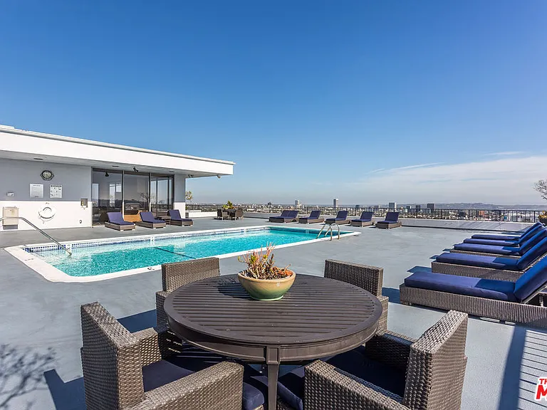 1100 Alta Loma Rd #608 — Photo 27