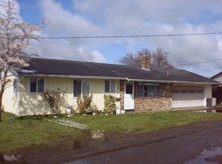 810 Meadowlark Ln, Tillamook, OR 97141