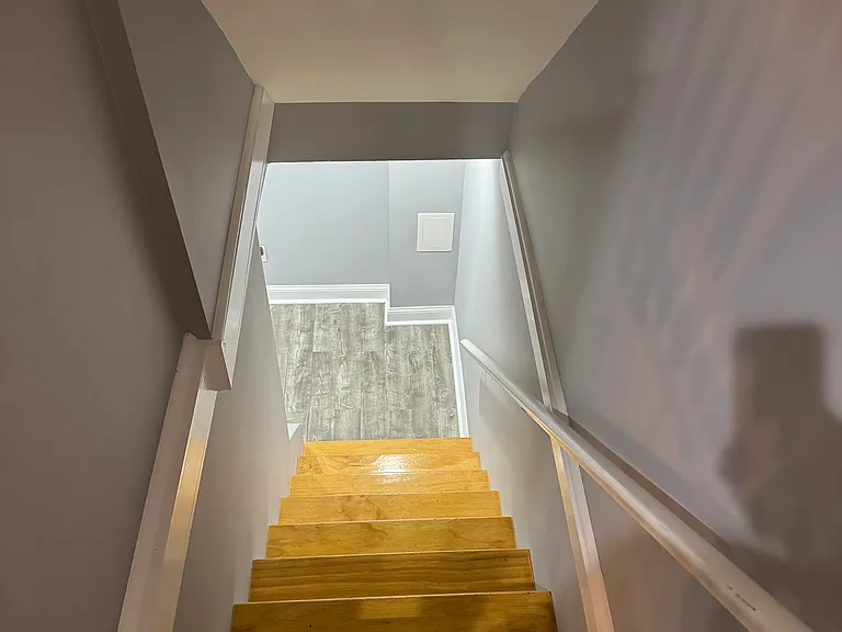 925 Oldham St — Photo 10