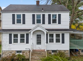 12 Bolling Pl, Greenwich, CT 06830