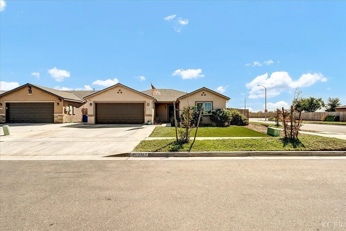 2367 Madeline Dr photo 1