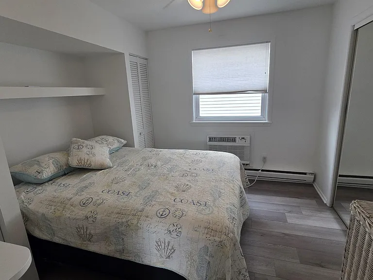 9600 Amherst Ave #5 — Photo 7