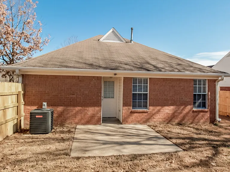 7677 Fox Hunt Dr E — Photo 14