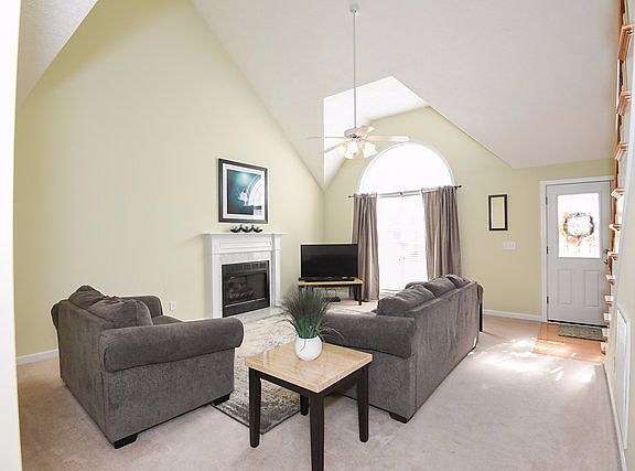 2nd image of 5026 Mary Ellen Cir