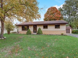 228 S Regis Rd, Saukville, WI 53080