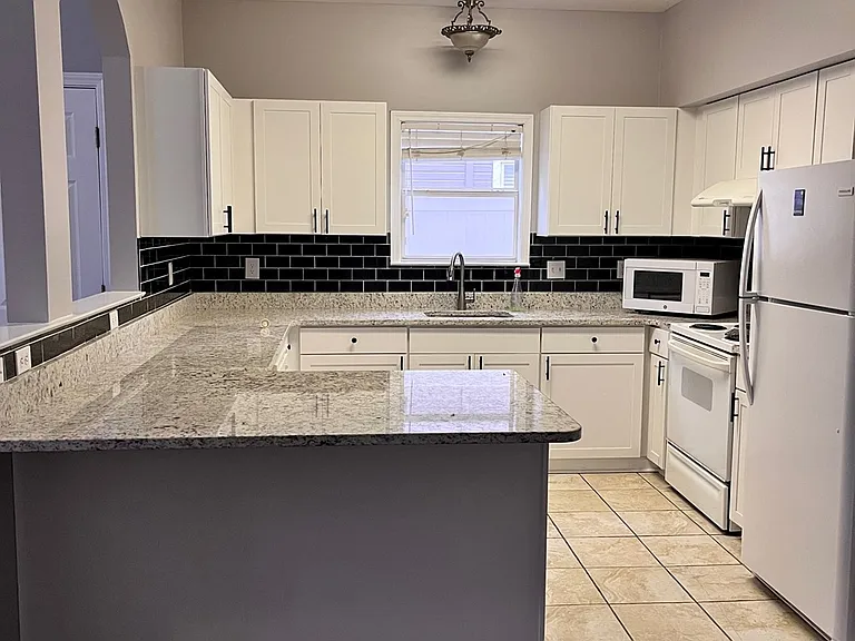 1136 Misty Isle Dr — Photo 7