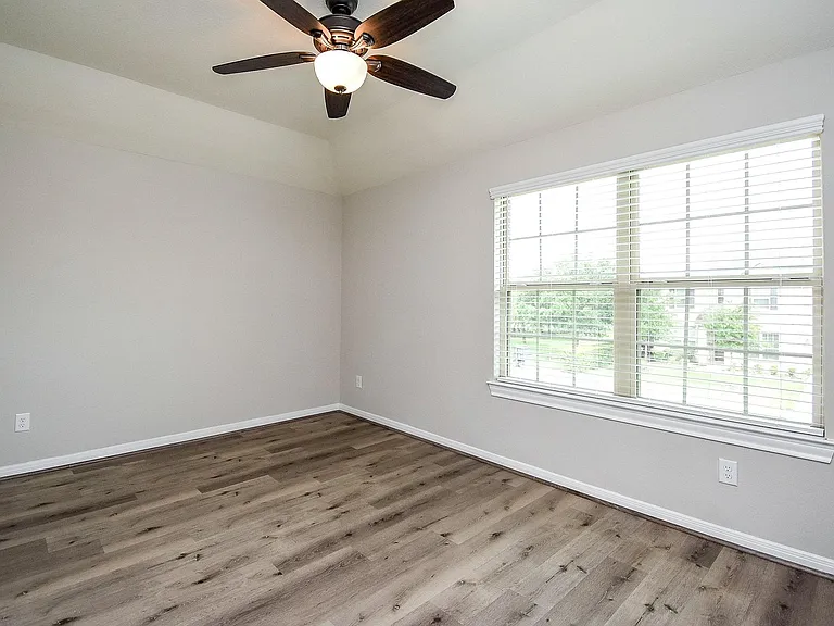 24918 Meadowthorn Crest Ln — Photo 43