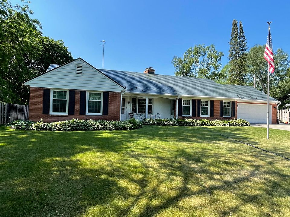 1st image of 1501 Oconomowoc Ave