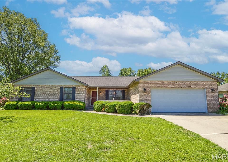 1st image of 230 Winterberry Dr