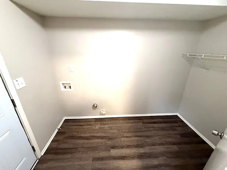 5712 Roxboro Dr — Photo 8