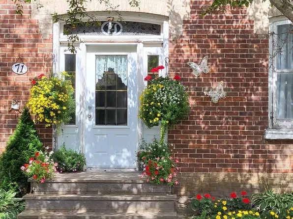 71 High St, Georgina, ON L0E 1R0