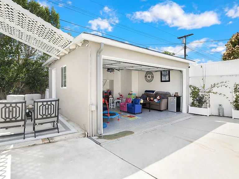 1746 N Rose St — Photo 19